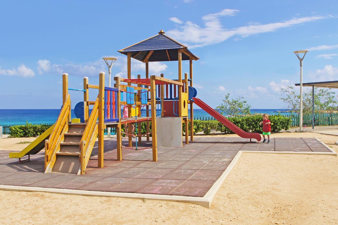 Amber - Coralli Beachfront Apartment بروتاراس المظهر الخارجي الصورة