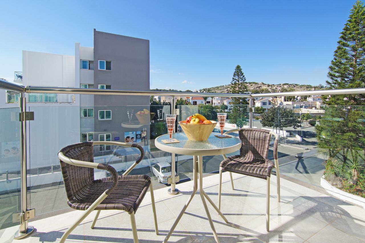 Amber - Coralli Beachfront Apartment بروتاراس المظهر الخارجي الصورة