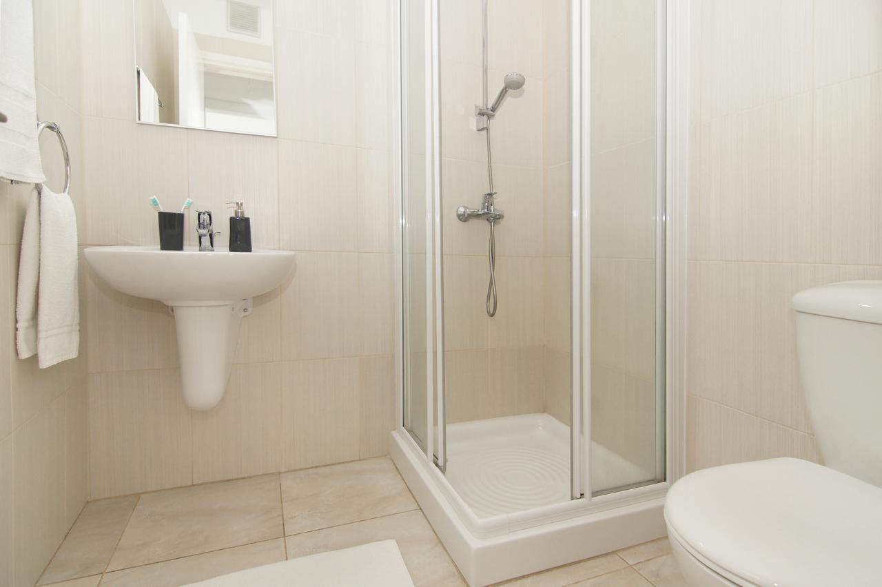 Amber - Coralli Beachfront Apartment بروتاراس المظهر الخارجي الصورة